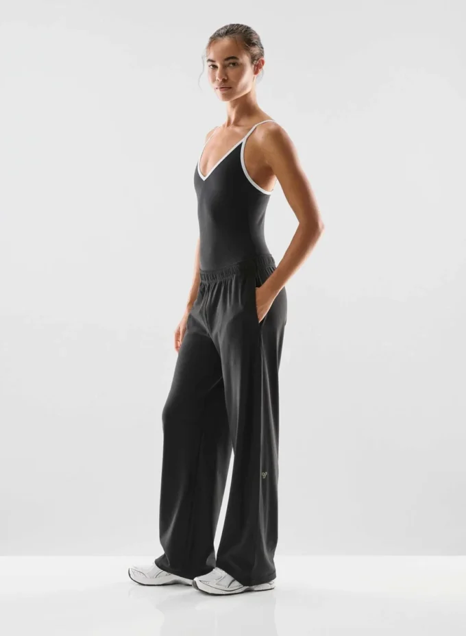 Body con cuello en V LIFE Essential