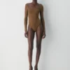 Body original con cuello cuadrado y contorno