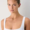 Body original con cuello cuadrado y contorno