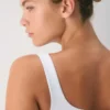 Body original con cuello cuadrado y contorno