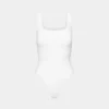 Body original con cuello cuadrado y contorno