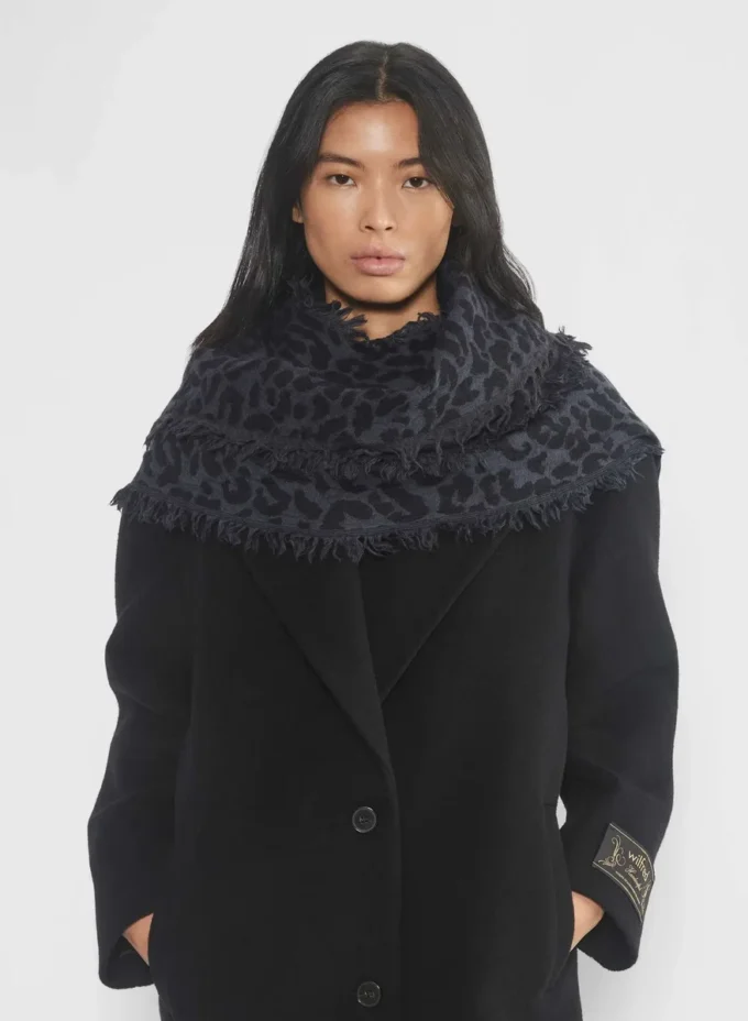 Bufanda triangular de lana merino de las Islas Feroe Bufanda triangular de lana merino de las Islas Feroe