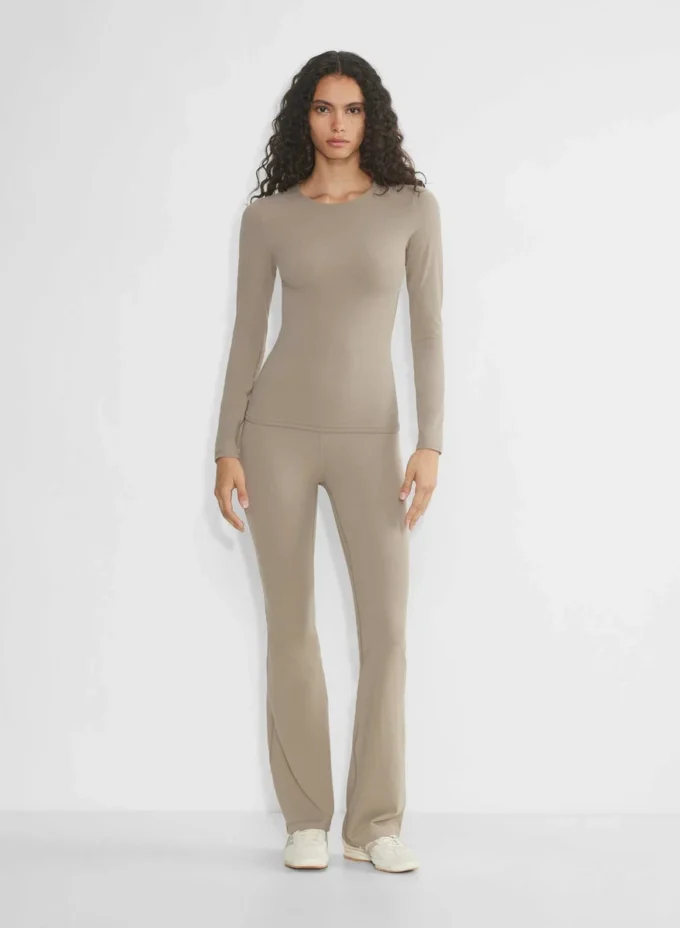 BUTTER Cheeky Hi-Rise Flare Legging