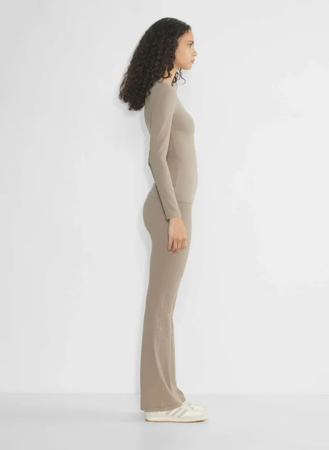 BUTTER Cheeky Hi-Rise Flare Legging