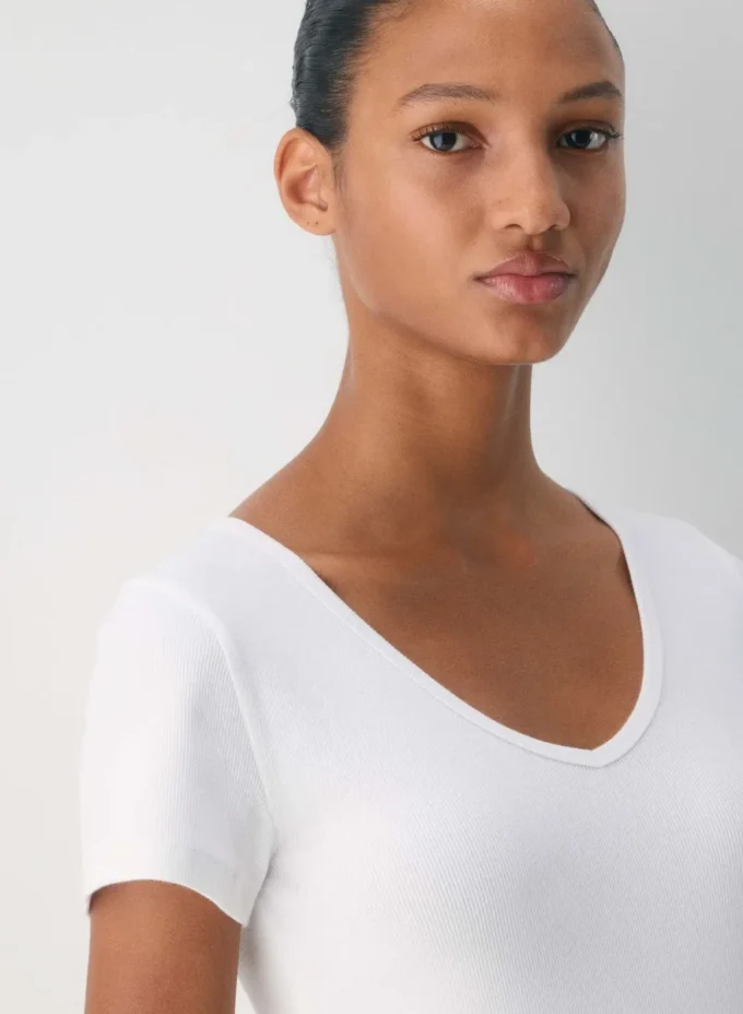 Camiseta de cuello en V HomeStretch™ Rib