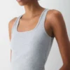 Camiseta sin mangas con cuello cuadrado HomeStretch™ Smooth Camiseta sin mangas con cuello cuadrado HomeStretch™ Smooth