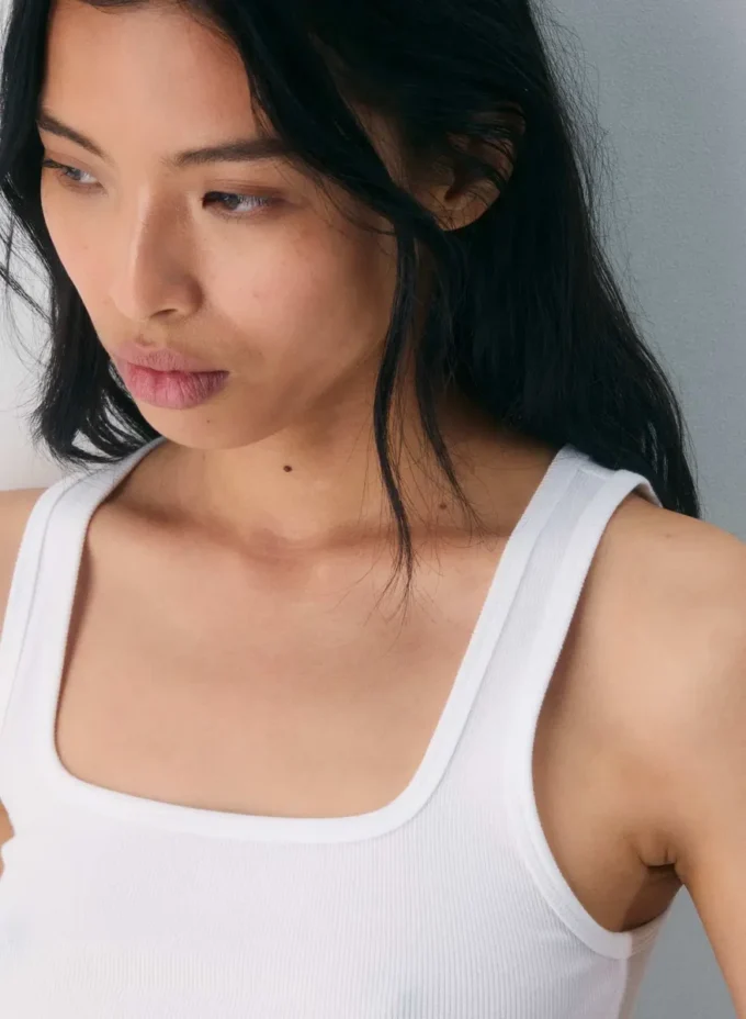 Camiseta sin mangas con cuello cuadrado y cuello acanalado HomeStretch™ Camiseta sin mangas con cuello cuadrado y cuello acanalado HomeStretch™
