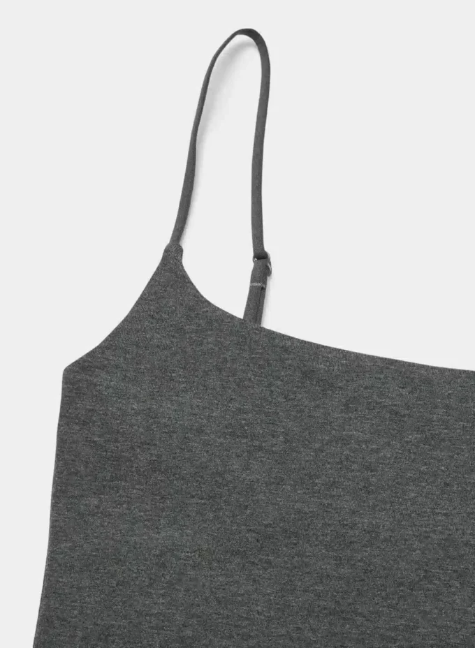 camiseta sin mangas con cuello cuadrado y tirantes ajustables de Aritzia camiseta sin mangas con cuello cuadrado y tirantes ajustables de Aritzia