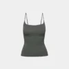 camiseta sin mangas con cuello cuadrado y tirantes ajustables de Aritzia camiseta sin mangas con cuello cuadrado y tirantes ajustables de Aritzia