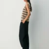 Chaleco de punto de cuello redondo Bare Cashmere Chaleco de punto de cuello redondo Bare Cashmere