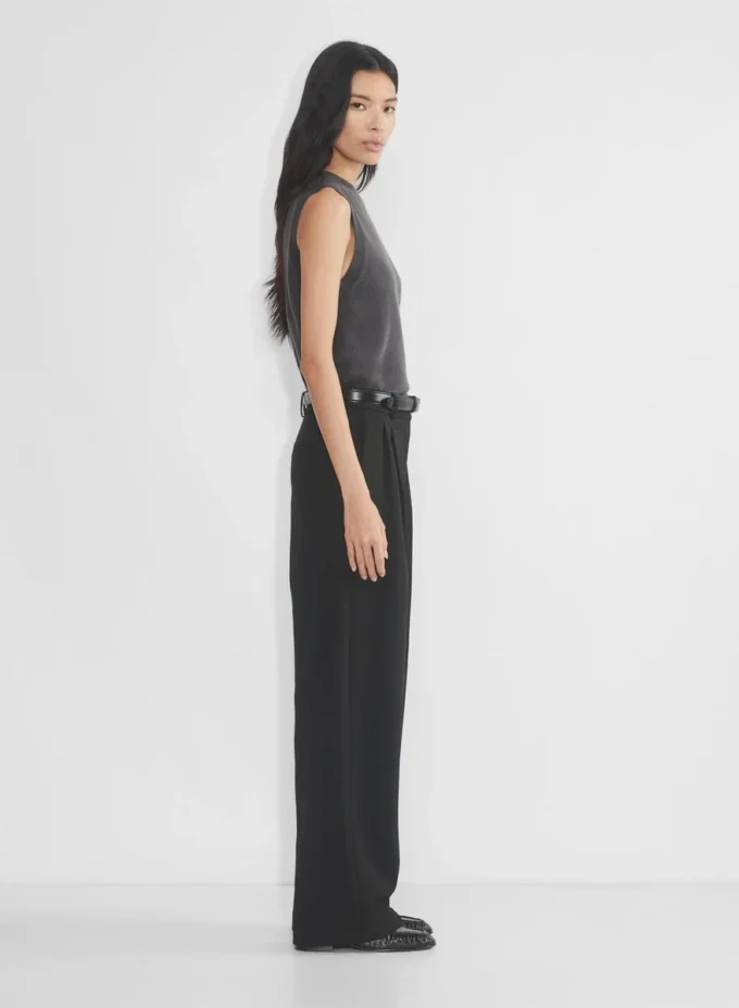 Chaleco de punto de cuello redondo Bare Cashmere Chaleco de punto de cuello redondo Bare Cashmere