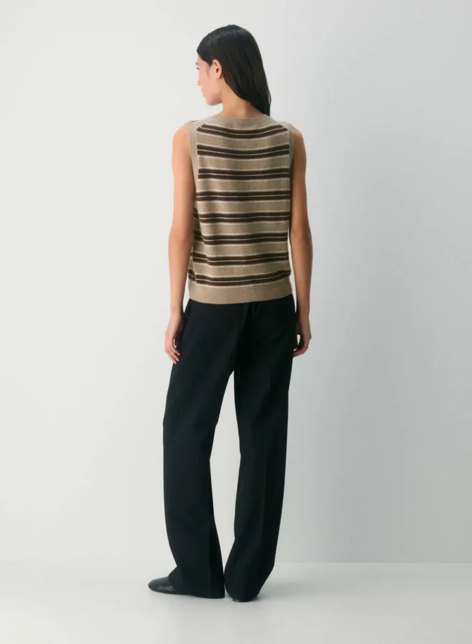 Chaleco de punto de cuello redondo Bare Cashmere Chaleco de punto de cuello redondo Bare Cashmere