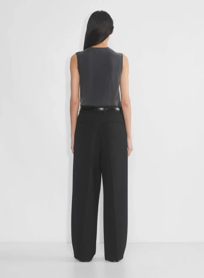 Chaleco de punto de cuello redondo Bare Cashmere Chaleco de punto de cuello redondo Bare Cashmere