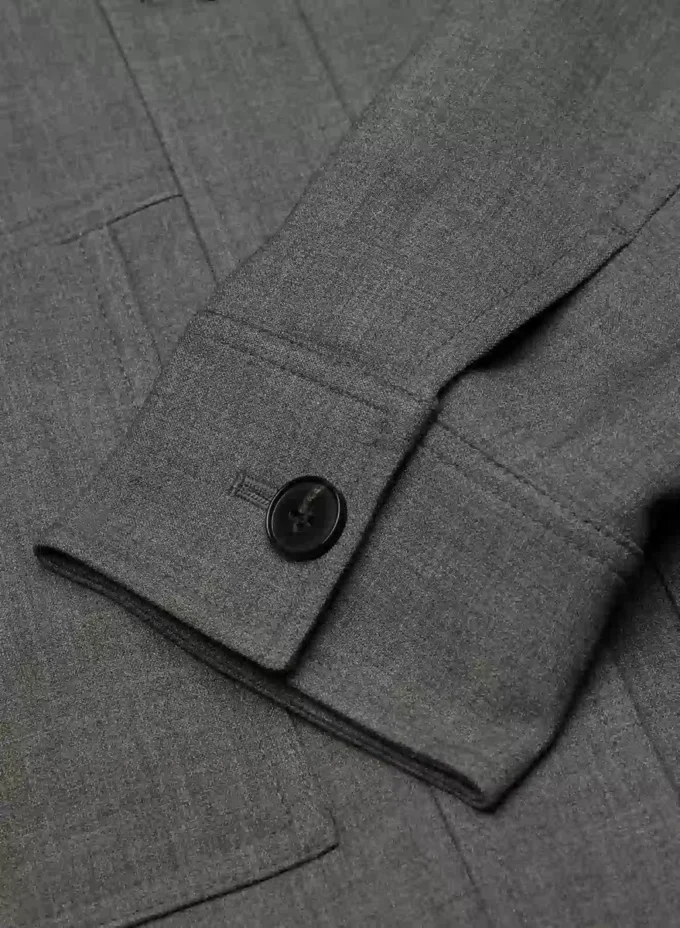 Chaqueta corta pequeña – (Re)ssential Chaqueta corta pequeña – (Re)ssential