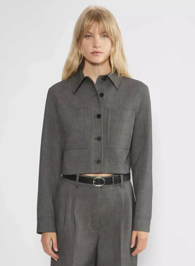 Chaqueta corta pequeña – (Re)ssential Chaqueta corta pequeña – (Re)ssential