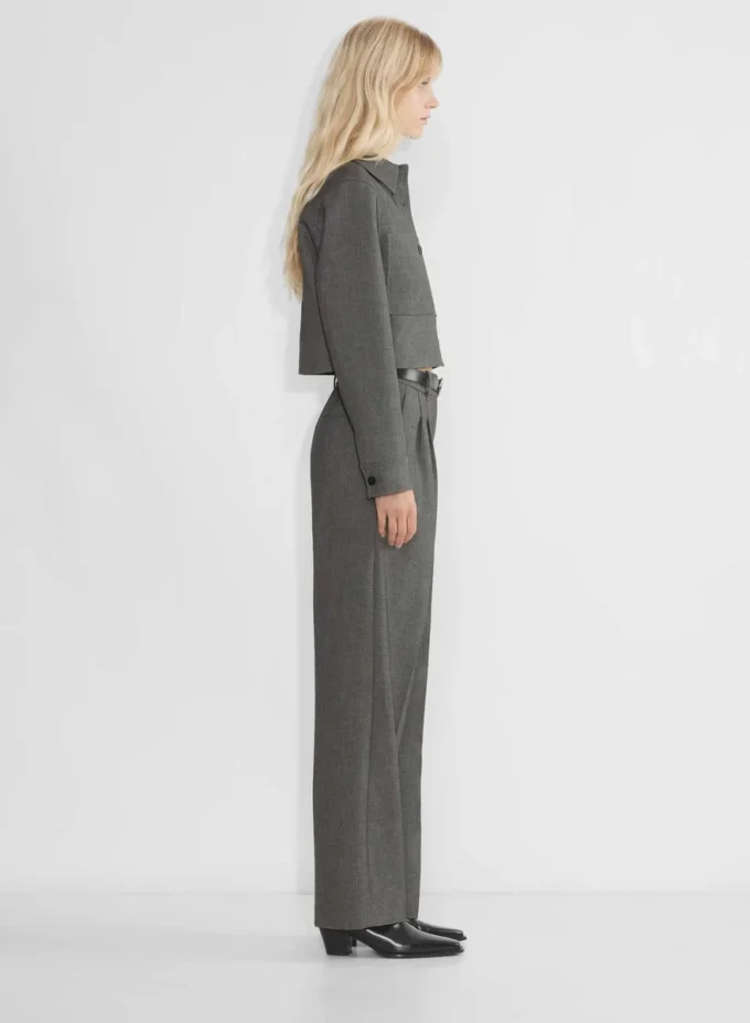 Chaqueta corta pequeña – (Re)ssential Chaqueta corta pequeña – (Re)ssential