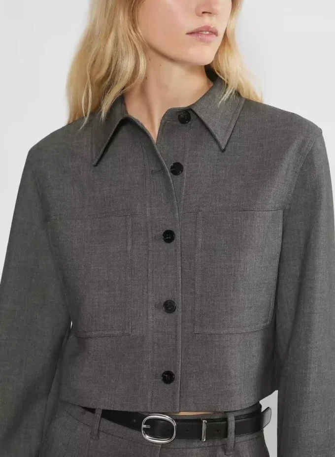 Chaqueta corta pequeña – (Re)ssential Chaqueta corta pequeña – (Re)ssential