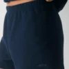 Cozy Sweatfleece de Aritzia. Mini shorts perfectos de talle alto Cozy Sweatfleece de Aritzia. Mini shorts perfectos de talle alto