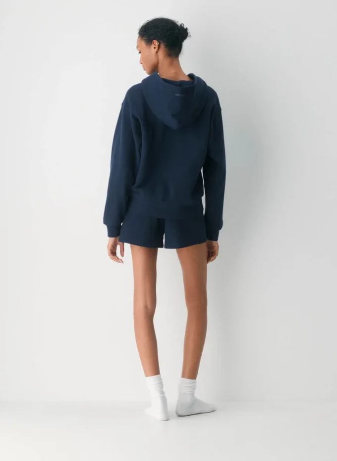 Cozy Sweatfleece de Aritzia. Mini shorts perfectos de talle alto Cozy Sweatfleece de Aritzia. Mini shorts perfectos de talle alto