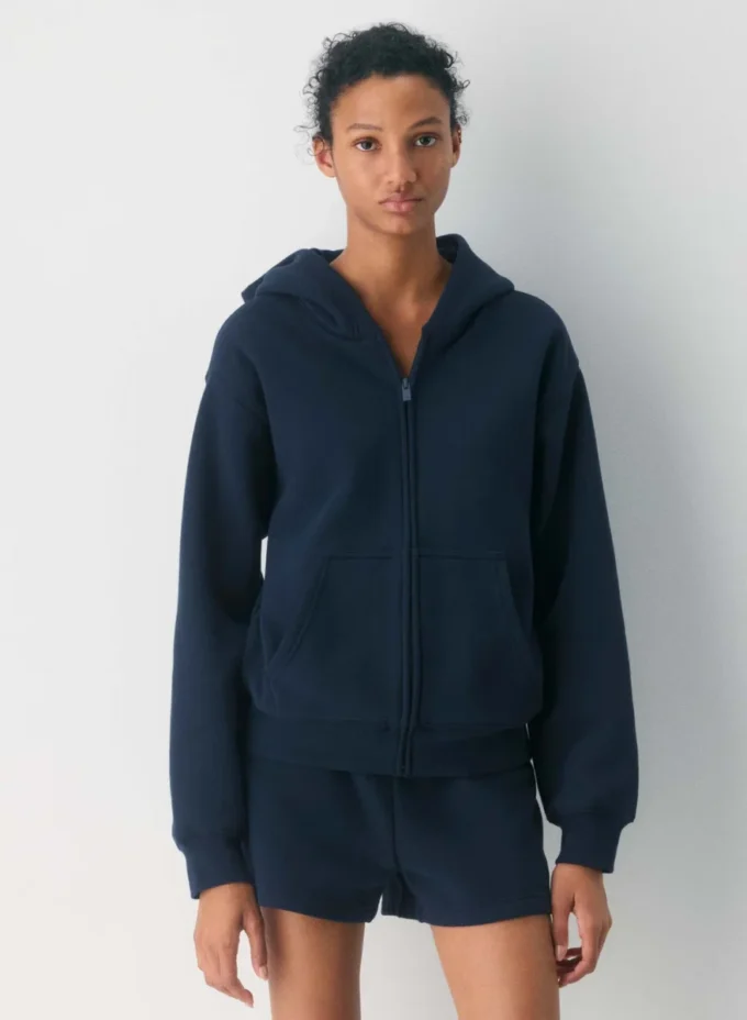 Cozy Sweatfleece de Aritzia. Mini shorts perfectos de talle alto Cozy Sweatfleece de Aritzia. Mini shorts perfectos de talle alto