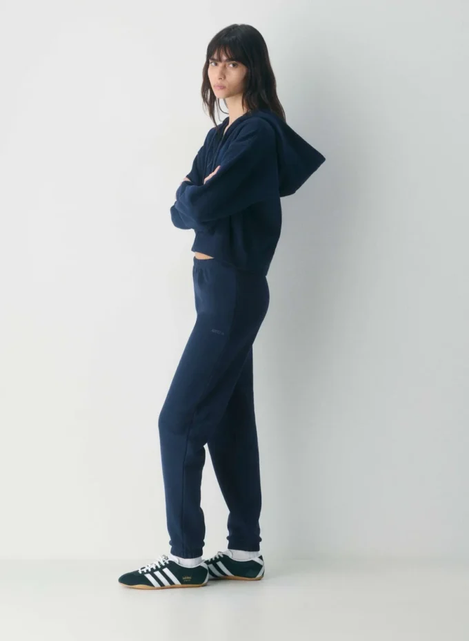 Cozy Sweatfleece de Aritzia. Pantalones de chándal ajustados