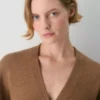 Cárdigan de cuello en V de lana merino gruesa