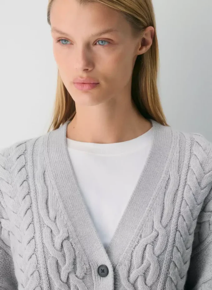 Cárdigan de cuello en V de lana merino Heritage Knit