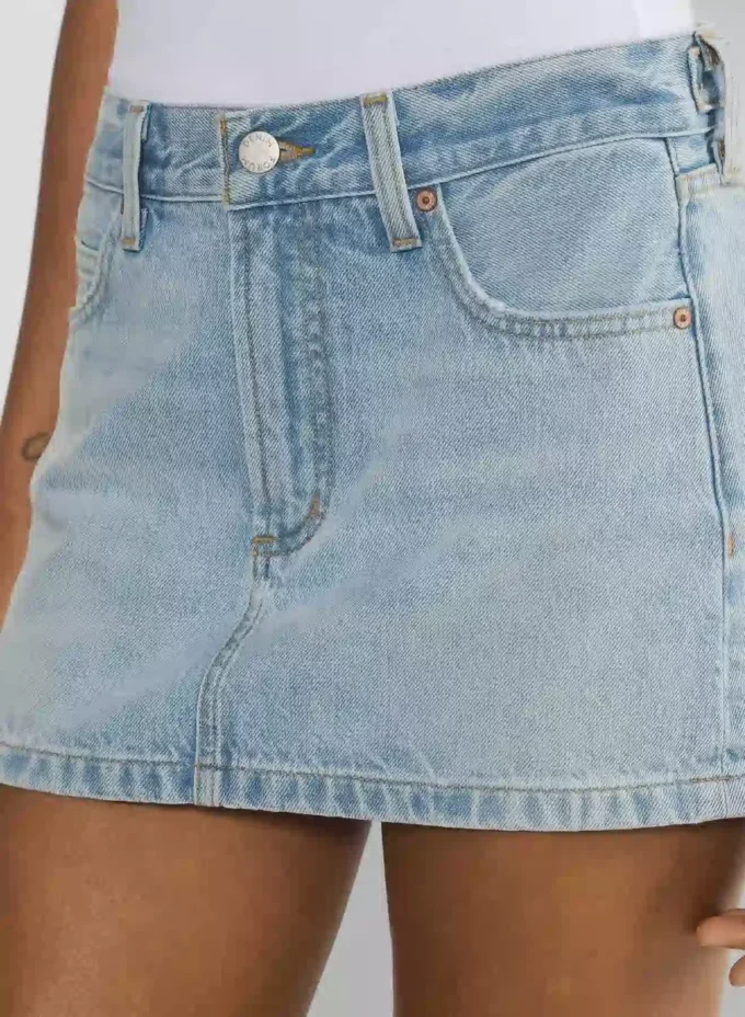 Denim Forum La falda vaquera micro vintage de los 90 Denim Forum La falda vaquera micro vintage de los 90