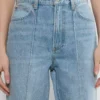 Denim Forum Los vaqueros anchos de talle alto y corte entallado de los 90 Denim Forum Los vaqueros anchos de talle alto y corte entallado de los 90