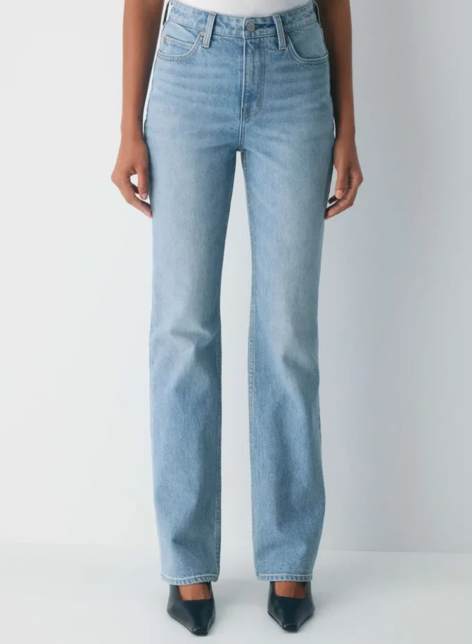 Denim Forum Los vaqueros slim bootcut de talle alto Nina de los años 90 Denim Forum Los vaqueros slim bootcut de talle alto Nina de los años 90