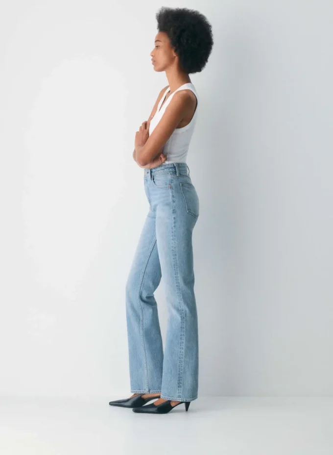 Denim Forum Los vaqueros slim bootcut de talle alto Nina de los años 90 Denim Forum Los vaqueros slim bootcut de talle alto Nina de los años 90