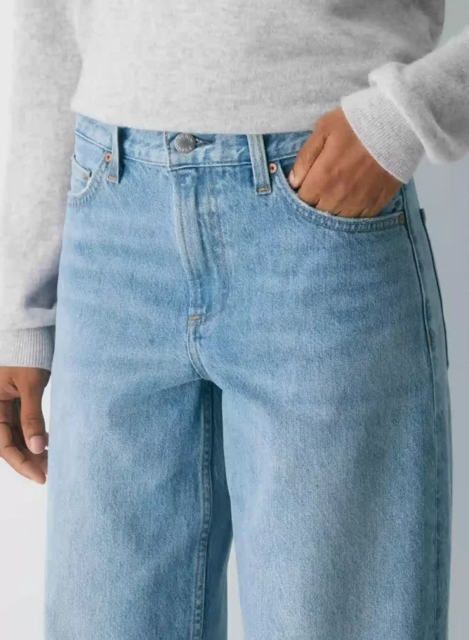 Denim Forum Los vaqueros vintage de los 90, de talle bajo y corte acampanado Denim Forum Los vaqueros vintage de los 90, de talle bajo y corte acampanado