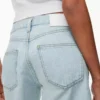 Denim Forum Pantalón corto vaquero Yoko de talle alto y largo hasta la mitad del muslo Denim Forum Pantalón corto vaquero Yoko de talle alto y largo hasta la mitad del muslo
