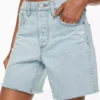 Denim Forum Pantalón corto vaquero Yoko de talle alto y largo hasta la mitad del muslo Denim Forum Pantalón corto vaquero Yoko de talle alto y largo hasta la mitad del muslo