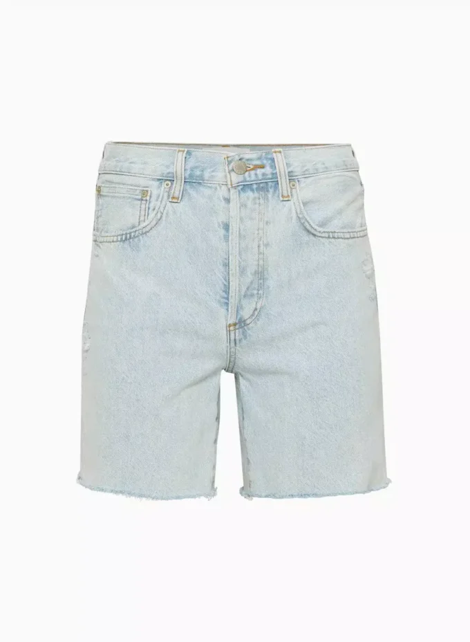 Denim Forum Pantalón corto vaquero Yoko de talle alto y largo hasta la mitad del muslo Denim Forum Pantalón corto vaquero Yoko de talle alto y largo hasta la mitad del muslo