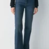 Denim Forum The ’90s Snatched Vaqueros rectos de talle medio Denim Forum The ’90s Snatched Vaqueros rectos de talle medio