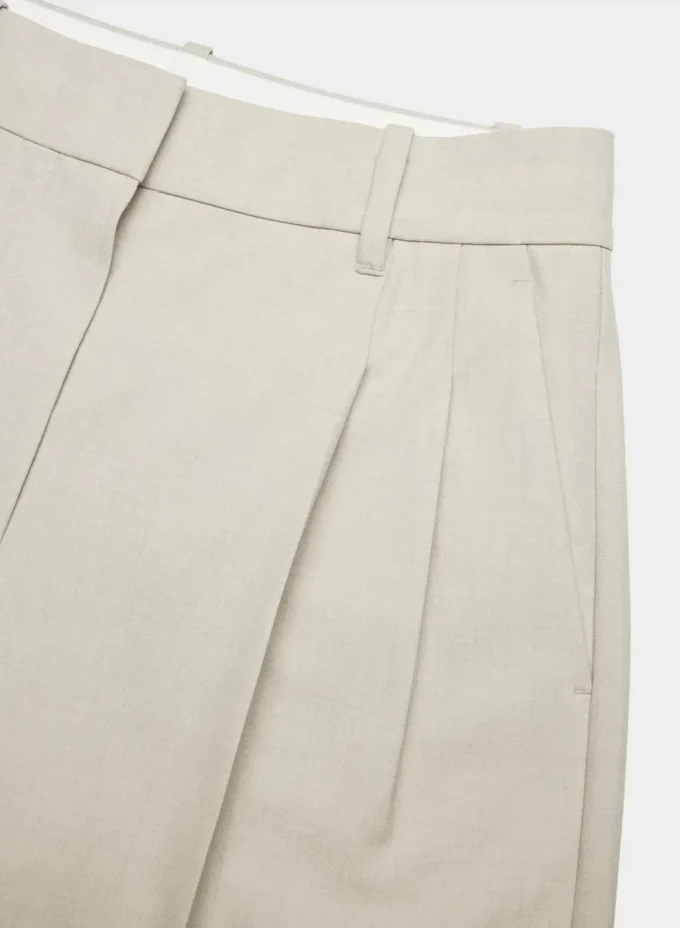 Effortless Short™ Mid-thigh – (Re)ssential Light Effortless Short™ Mid-thigh – (Re)ssential Light