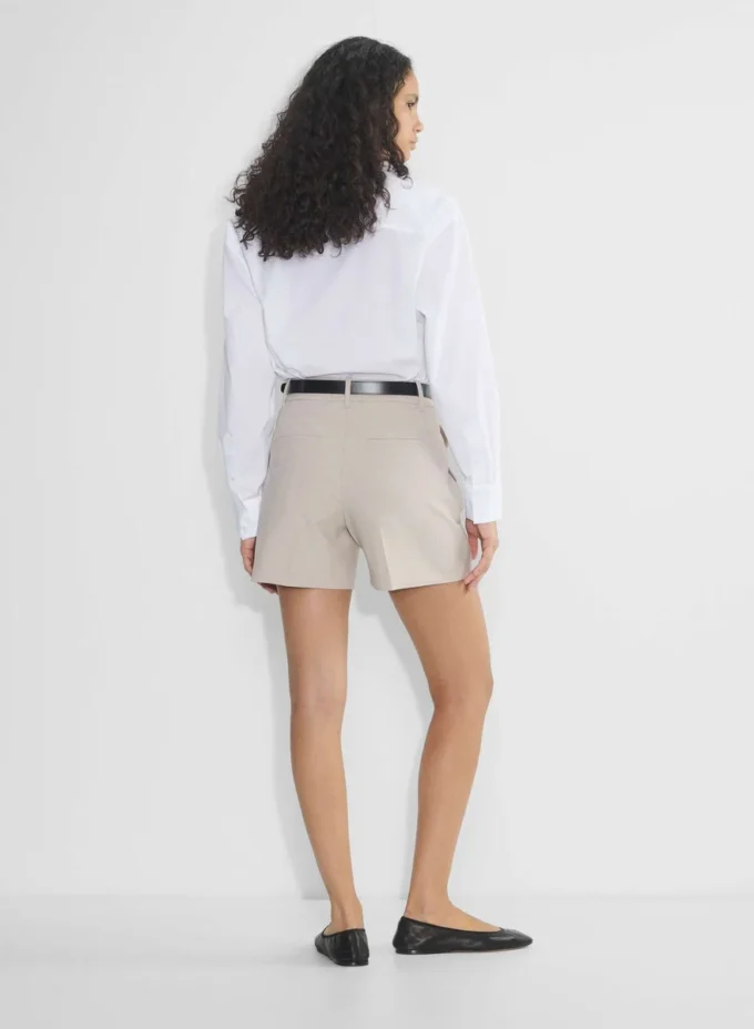 Effortless Short™ Mid-thigh – (Re)ssential Light Effortless Short™ Mid-thigh – (Re)ssential Light