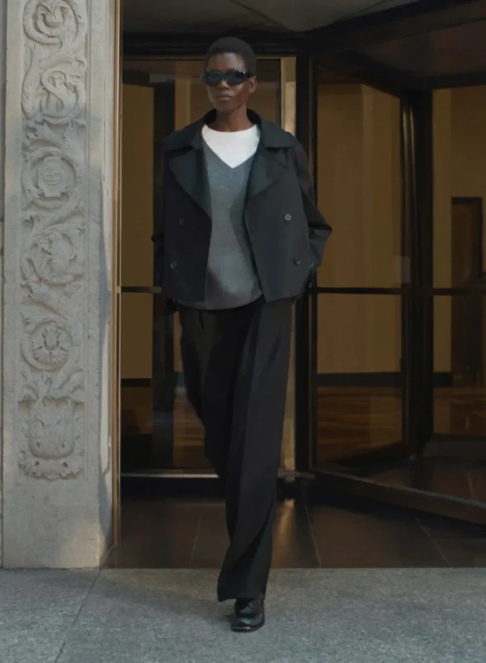 El trench coat de Esquire: sarga urbana El trench coat de Esquire: sarga urbana