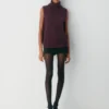 Feather Cashmere de Aritzia. Camiseta de cuello alto holgada
