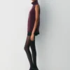 Feather Cashmere de Aritzia. Camiseta de cuello alto holgada