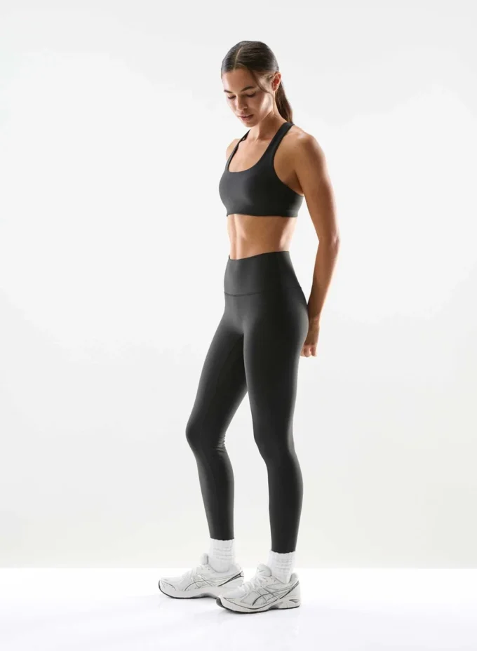 GloTone™ Cheeky Leggings infinitos de talle alto y 66 cm de largo GloTone™ Cheeky Leggings infinitos de talle alto y 66 cm de largo
