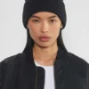 Gorro alto con vuelta