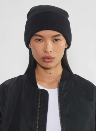 Gorro alto con vuelta