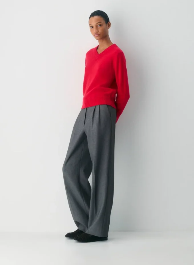 Jersey de cuello en V Essential Cashmere Jersey de cuello en V Essential Cashmere