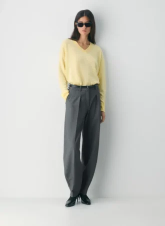 Jersey holgado con cuello en V Feather Cashmere