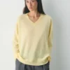 Jersey holgado con cuello en V Feather Cashmere Jersey holgado con cuello en V Feather Cashmere