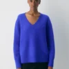 Jersey oversize con cuello en V de Plush Cashmere Jersey oversize con cuello en V de Plush Cashmere