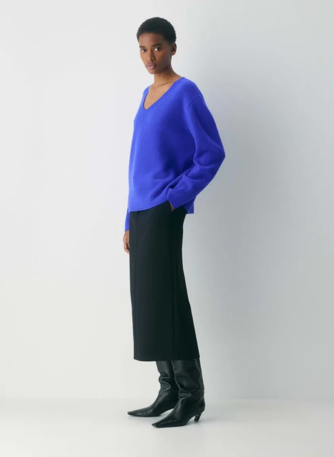 Jersey oversize con cuello en V de Plush Cashmere Jersey oversize con cuello en V de Plush Cashmere