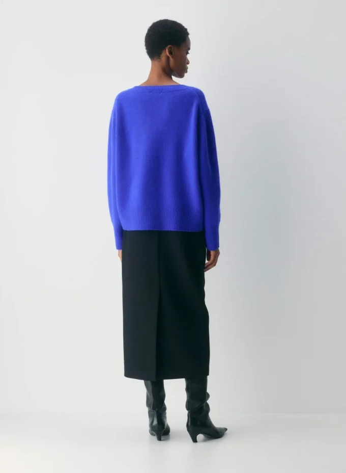 Jersey oversize con cuello en V de Plush Cashmere Jersey oversize con cuello en V de Plush Cashmere